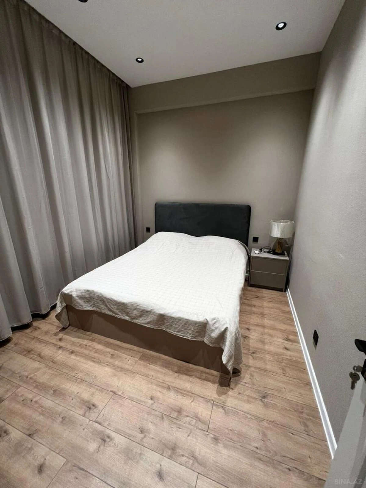 Kirayə verilir 2 otaqlı mənzil 71.5 m²