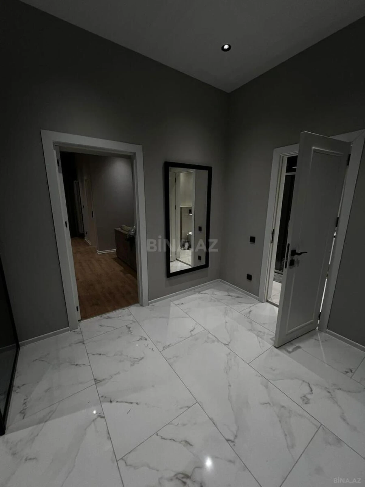 Kirayə verilir 2 otaqlı mənzil 71.5 m²