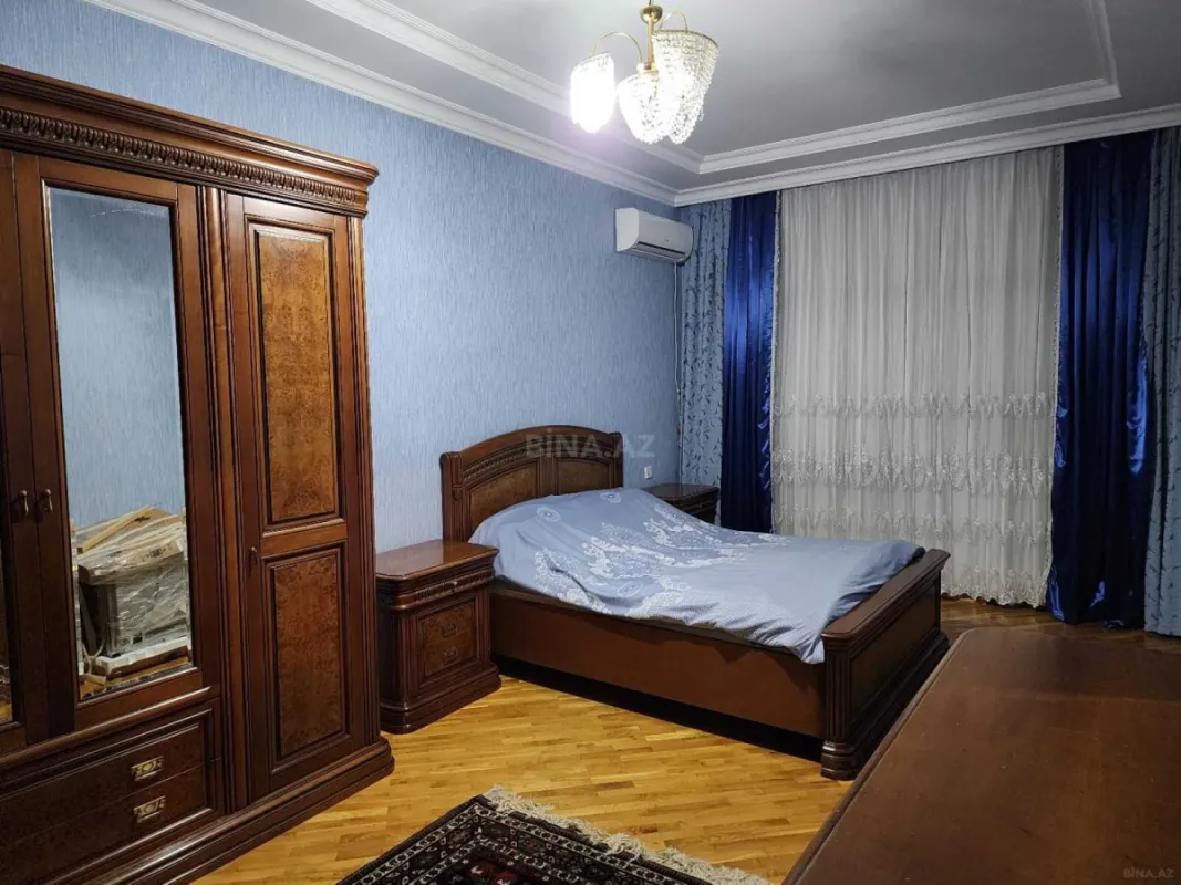 Satılır 3 otaqlı mənzil 170 m²