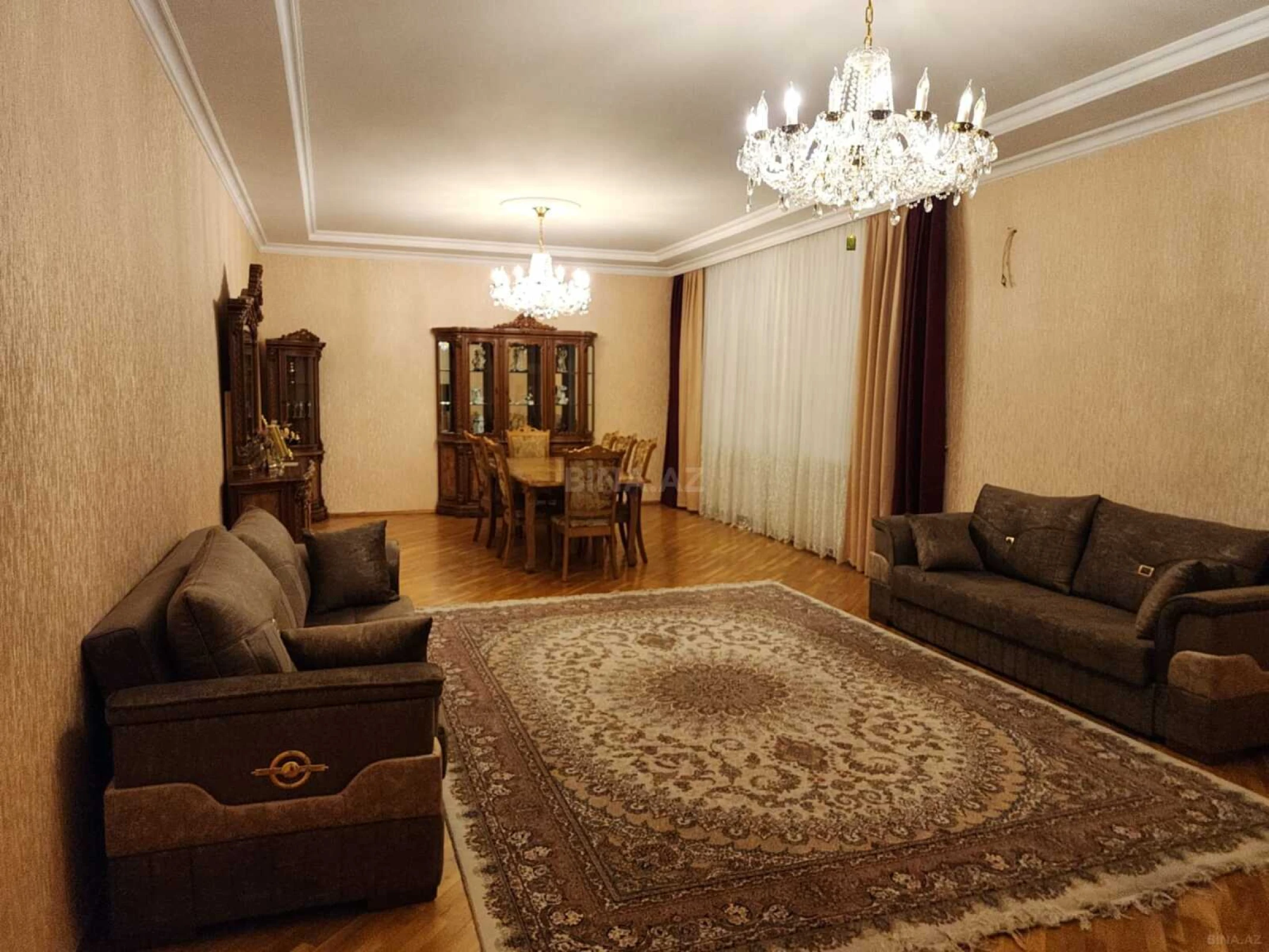 Satılır 3 otaqlı mənzil 170 m²