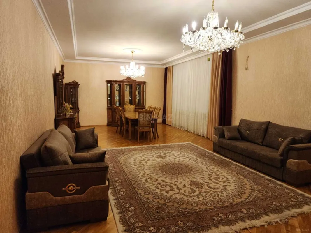 Satılır 3 otaqlı mənzil 170 m²