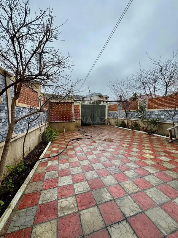Satılır 7 otaqlı həyət evi 397.7 m²