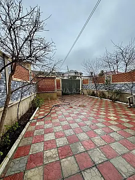 Satılır 7 otaqlı həyət evi 397.7 m²
