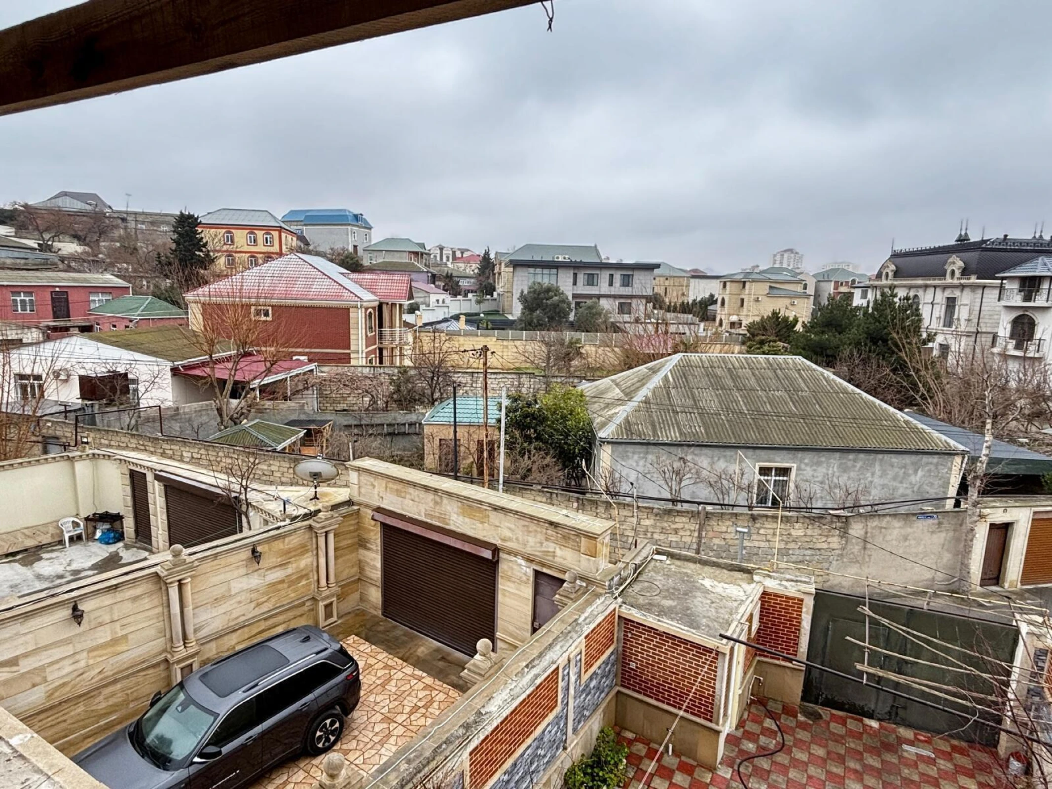 Satılır 7 otaqlı həyət evi 397.7 m²