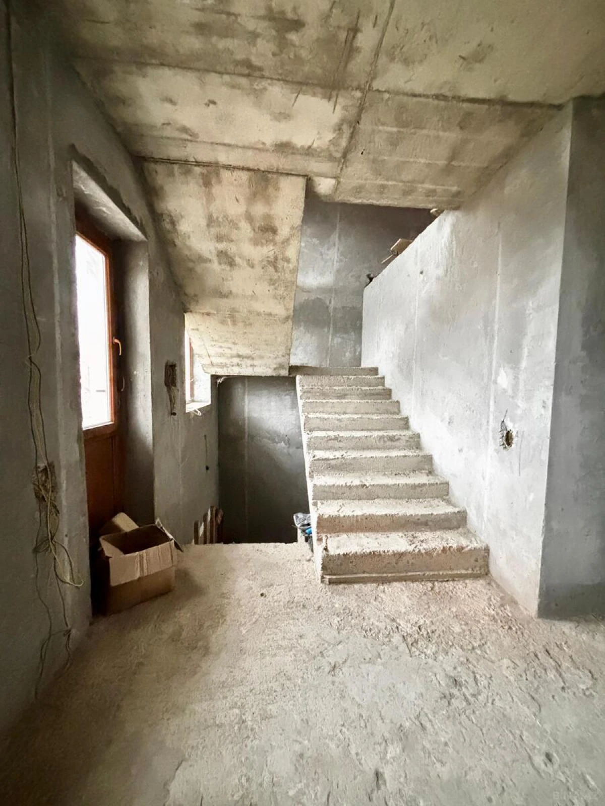 Satılır 7 otaqlı həyət evi 397.7 m²