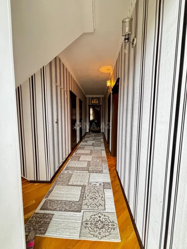 Satılır 7 otaqlı həyət evi 397.7 m²