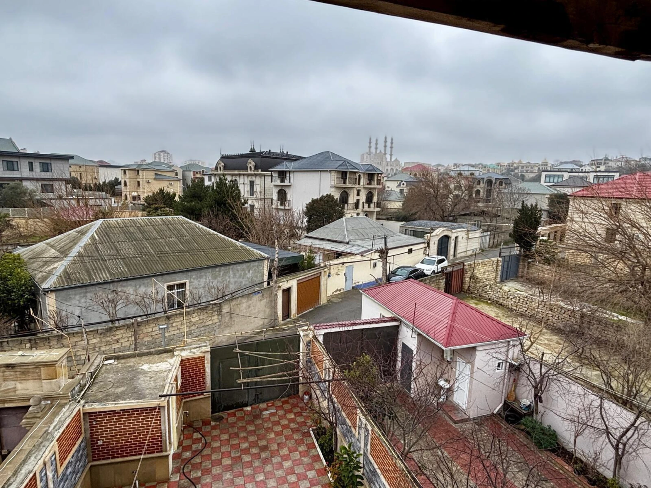 Satılır 7 otaqlı həyət evi 397.7 m²