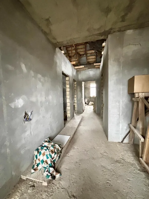 Satılır 7 otaqlı həyət evi 397.7 m²