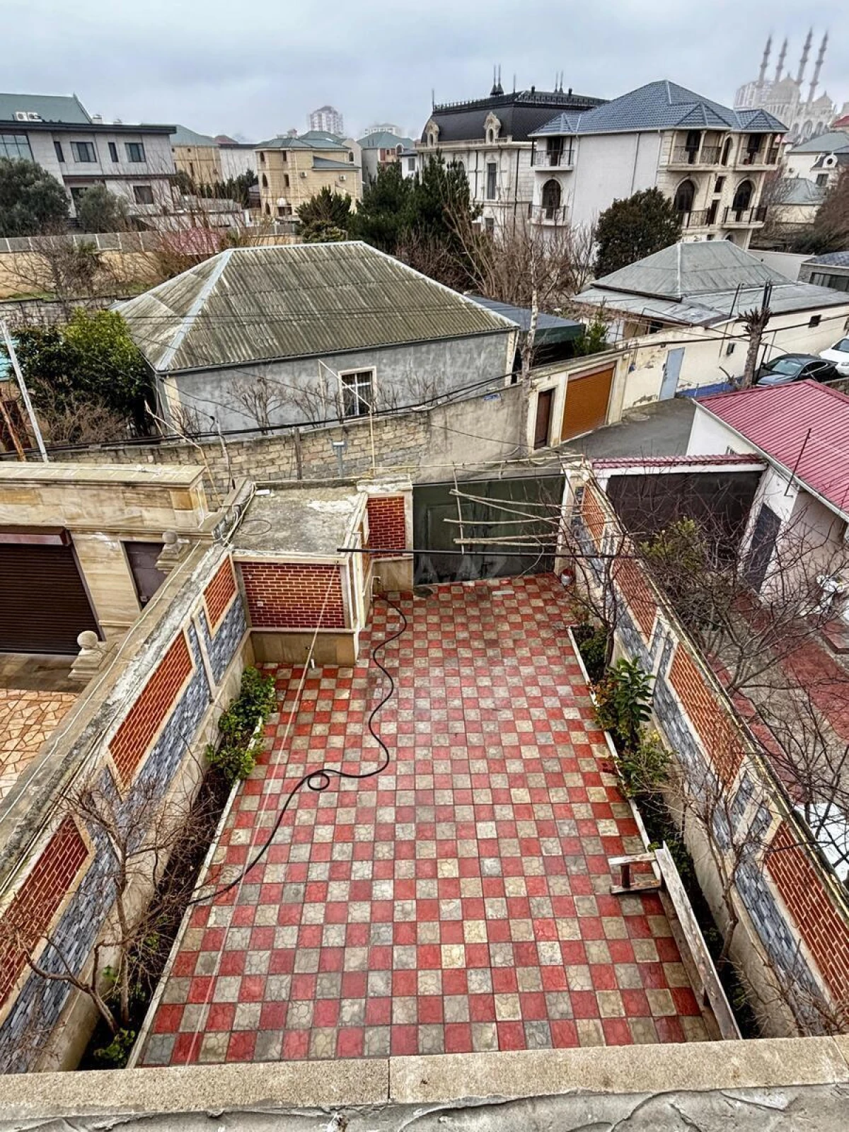 Satılır 7 otaqlı həyət evi 397.7 m²