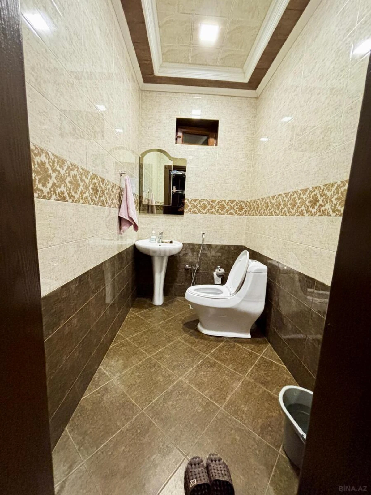 Satılır 7 otaqlı həyət evi 397.7 m²