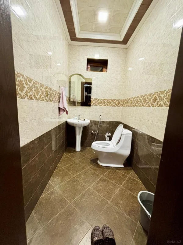 Satılır 7 otaqlı həyət evi 397.7 m²