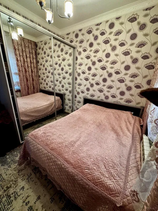 Satılır 7 otaqlı həyət evi 397.7 m²