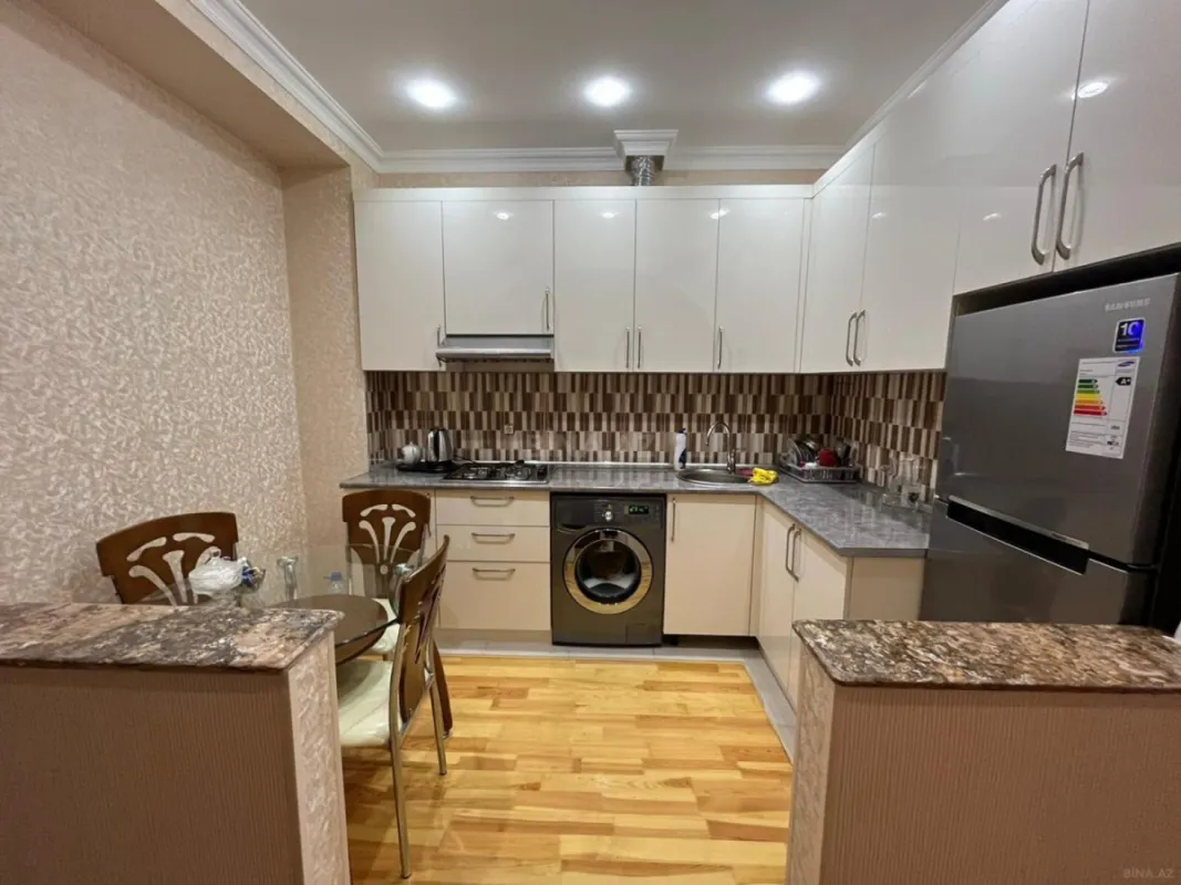 Kirayə verilir 2 otaqlı mənzil 55 m²