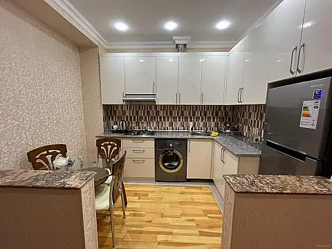 Kirayə verilir 2 otaqlı mənzil 55 m²