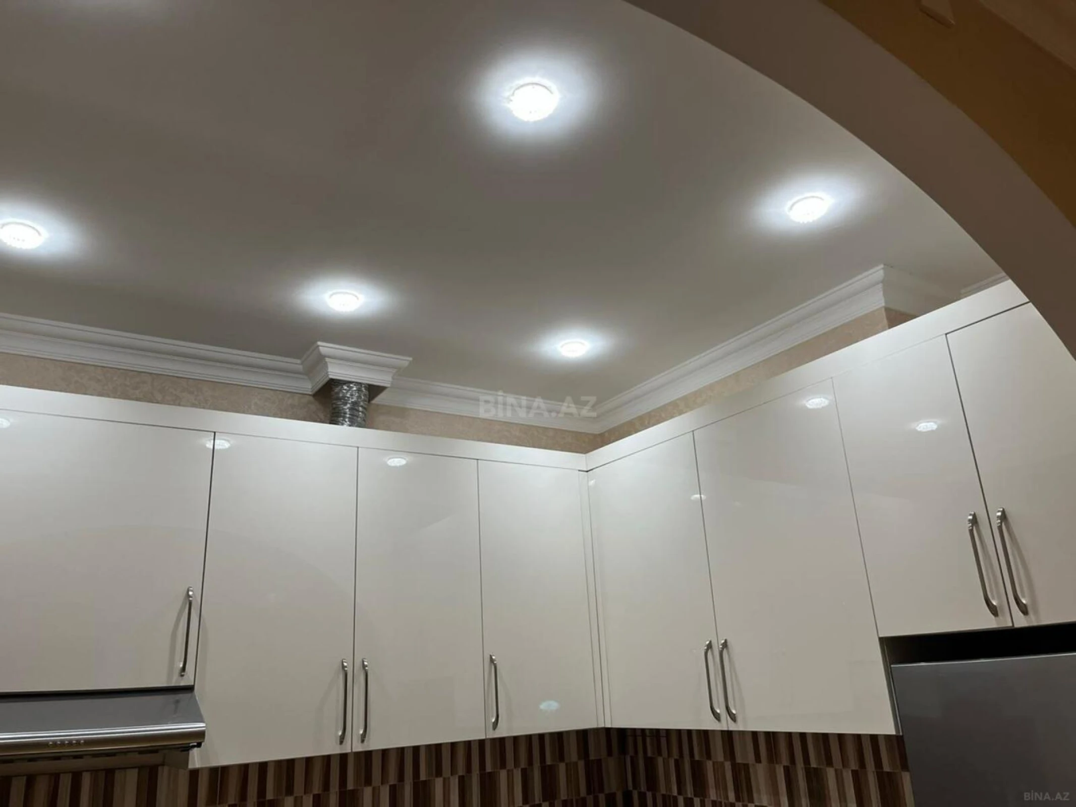 Kirayə verilir 2 otaqlı mənzil 55 m²