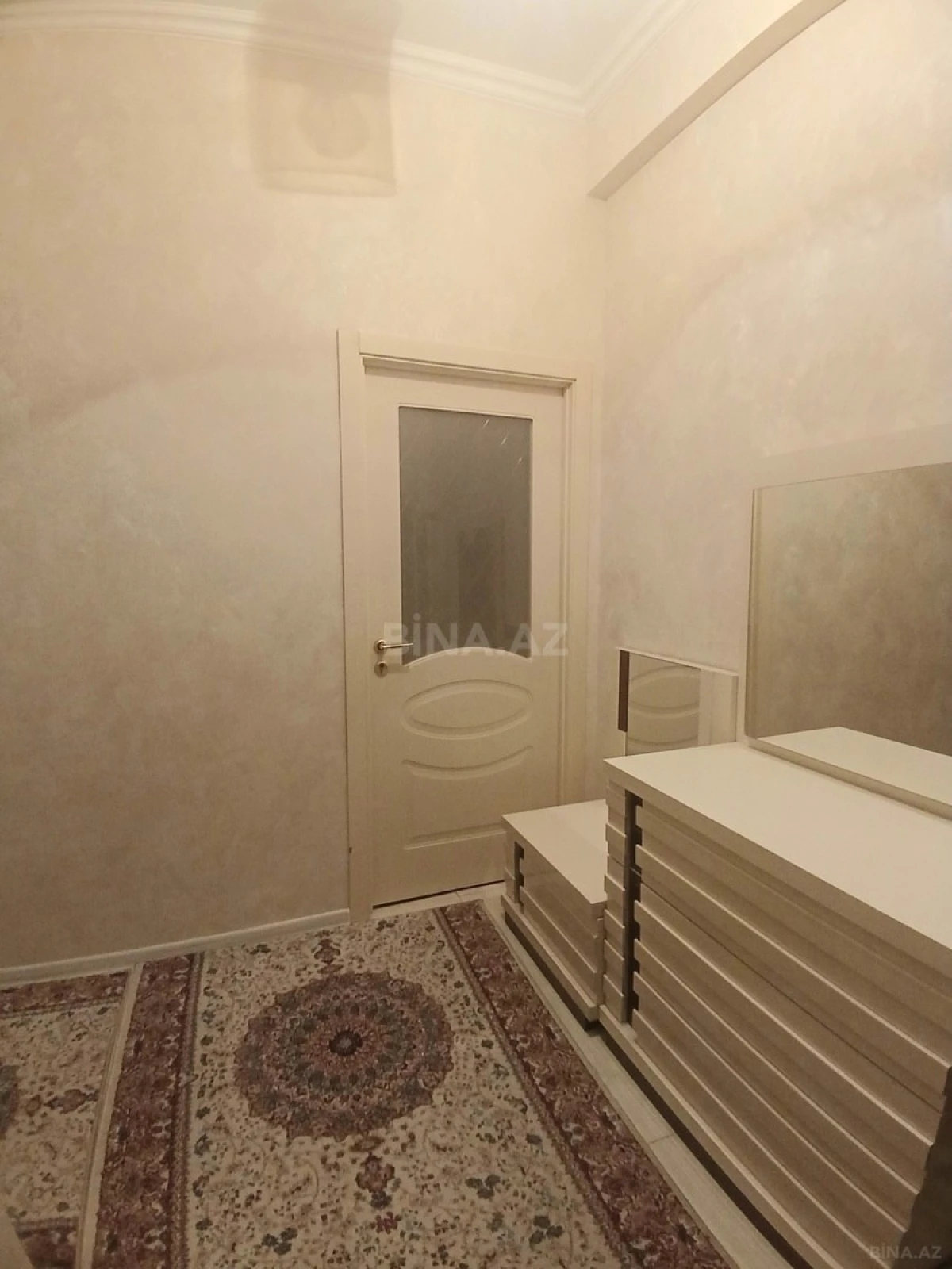 Satılır 2 otaqlı mənzil 63 m²