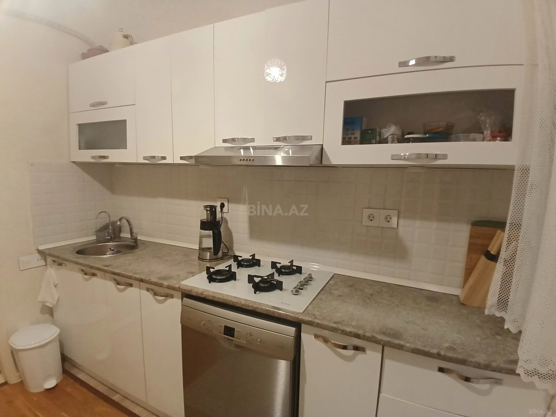 Satılır 2 otaqlı mənzil 63 m²