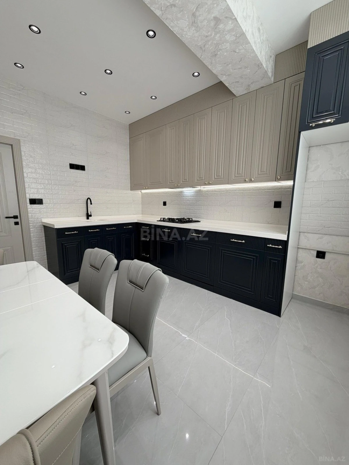 Satılır 2 otaqlı mənzil 80 m²