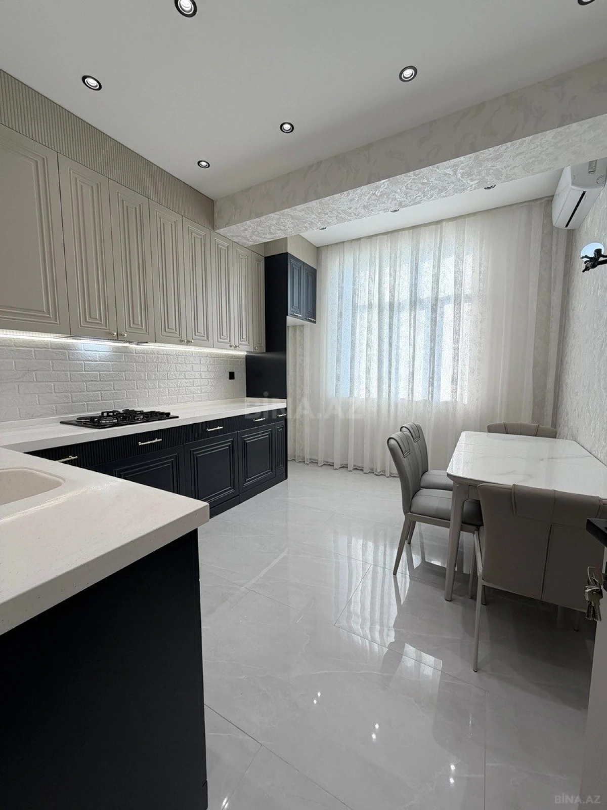 Satılır 2 otaqlı mənzil 80 m²