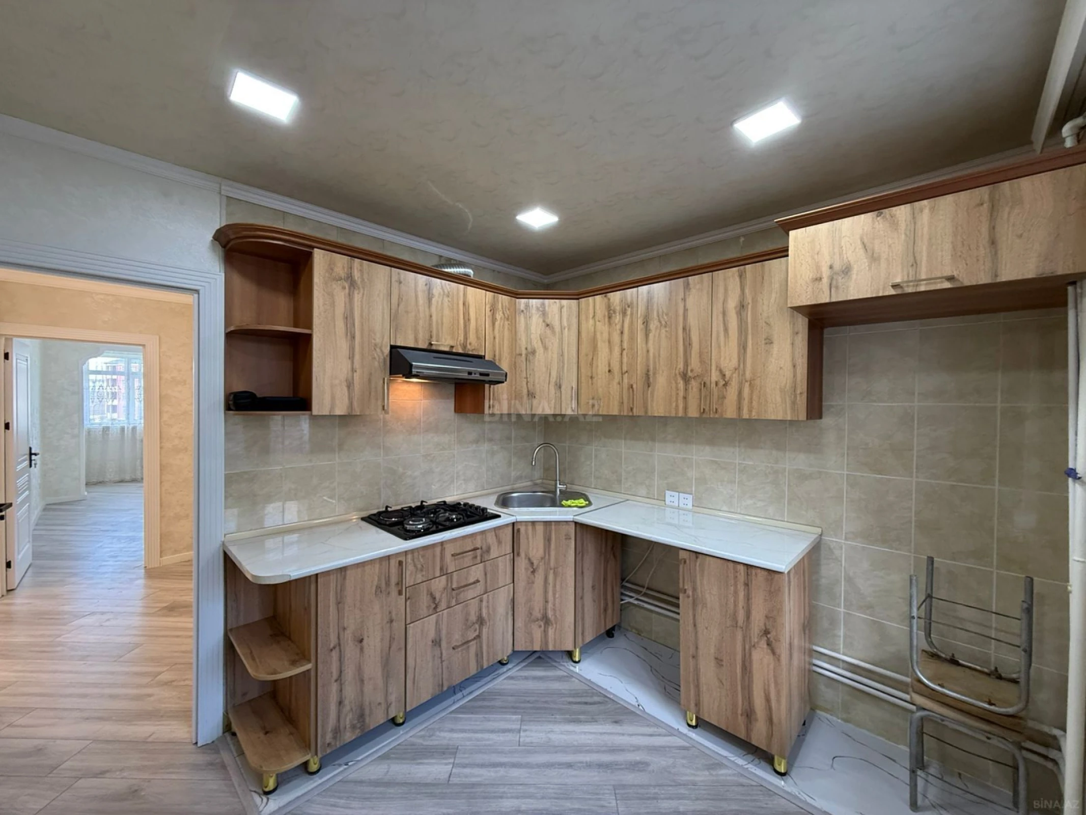 Satılır 4 otaqlı mənzil 100 m²