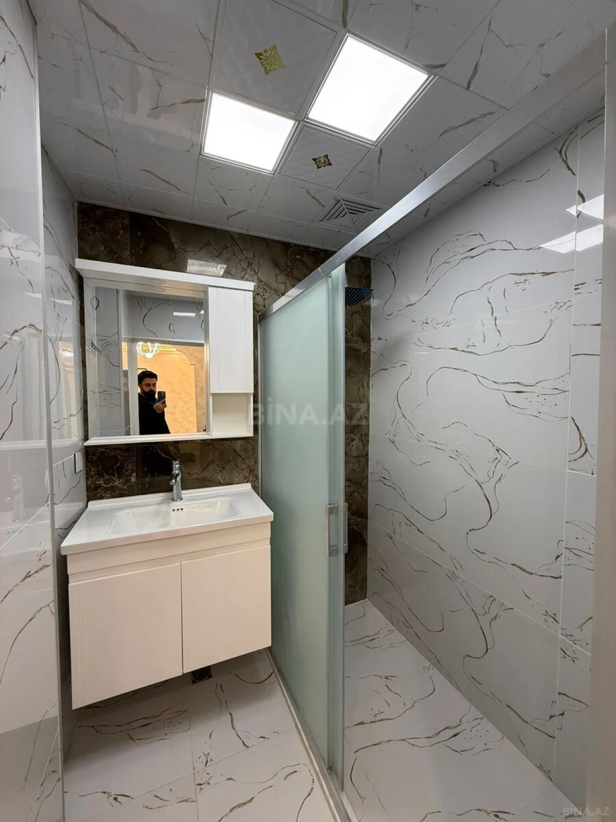 Satılır 4 otaqlı mənzil 100 m²