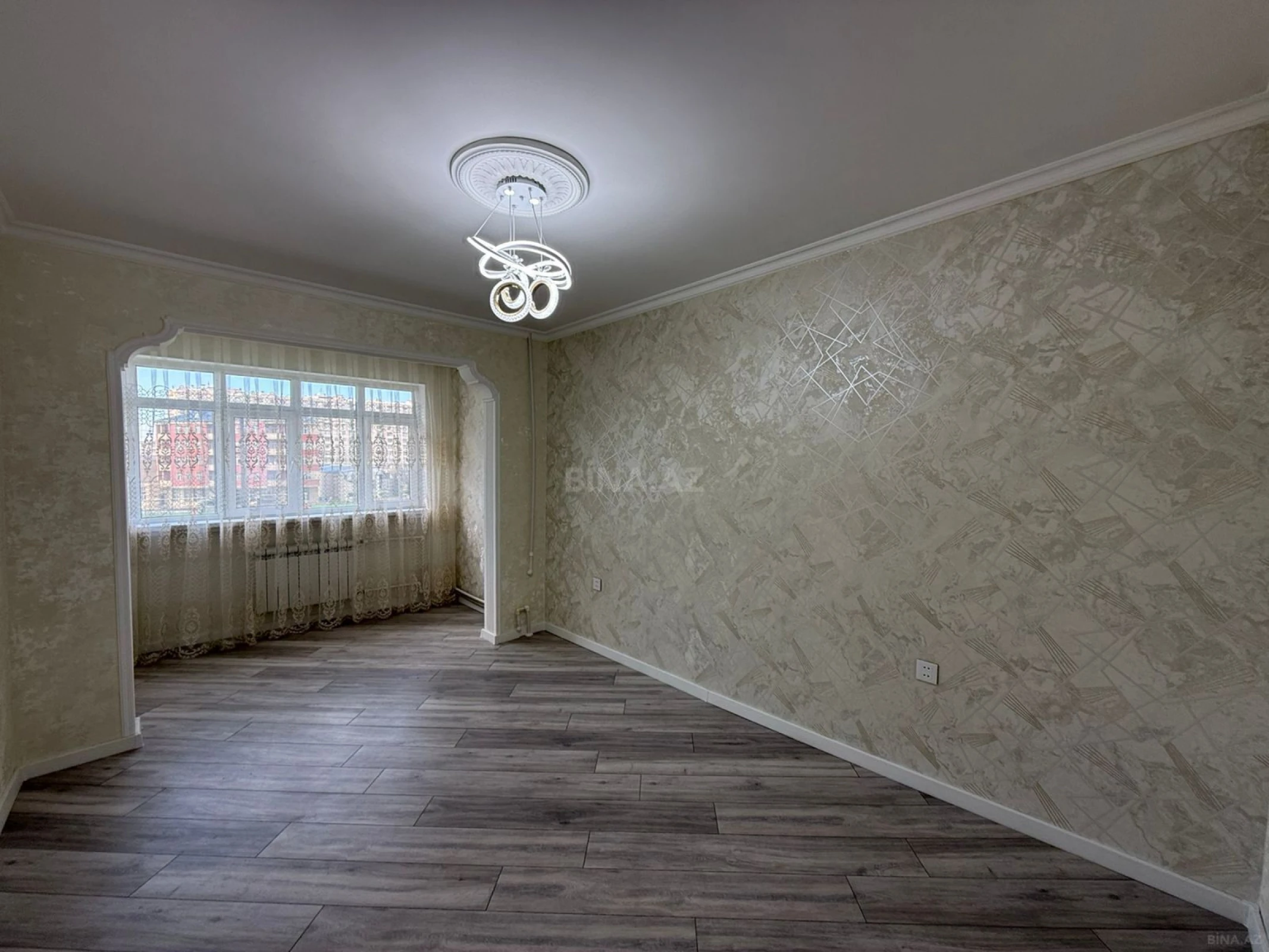 Satılır 4 otaqlı mənzil 100 m²