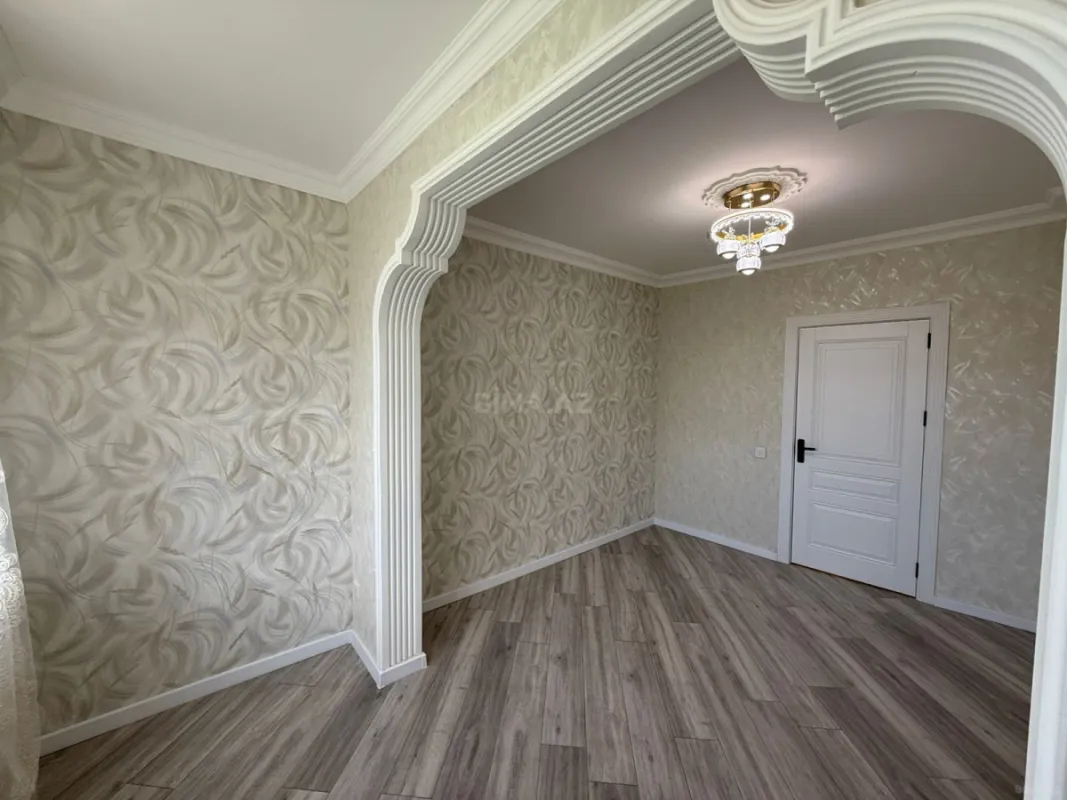 Satılır 4 otaqlı mənzil 100 m²