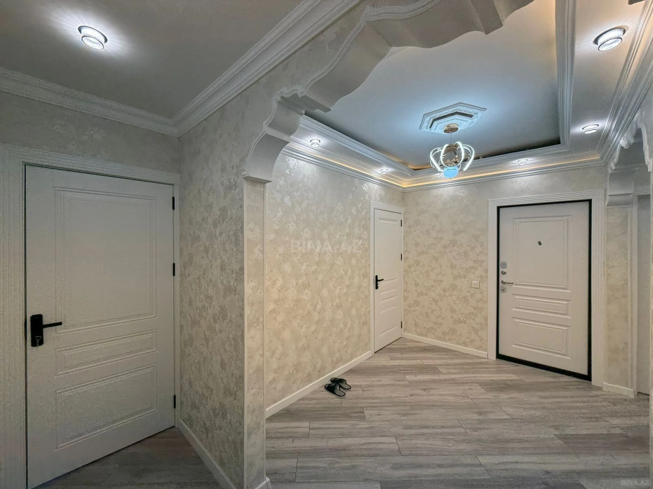 Satılır 4 otaqlı mənzil 100 m²