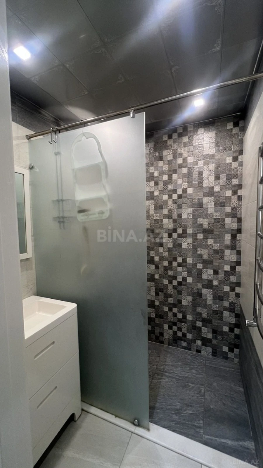 Kirayə verilir 4 otaqlı mənzil 180 m²