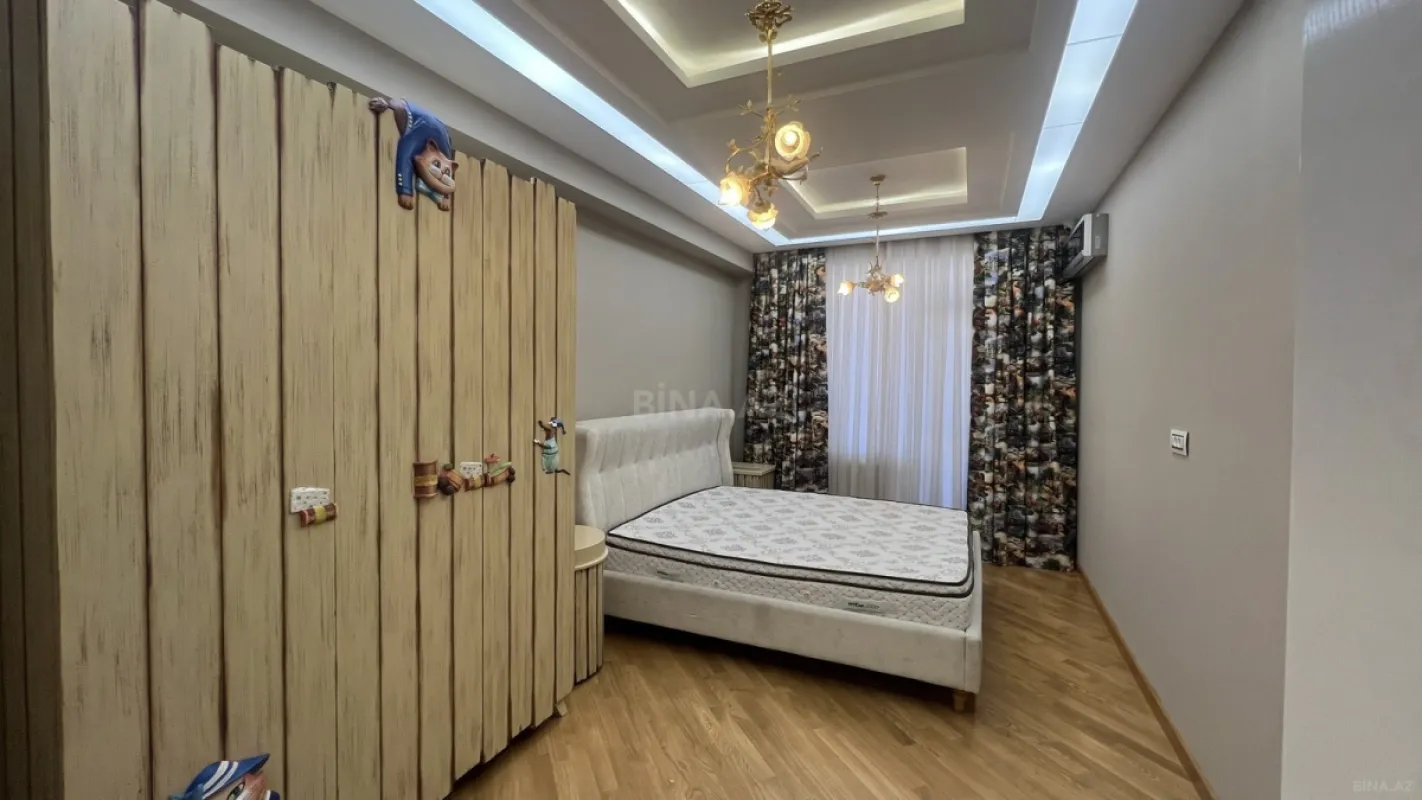 Kirayə verilir 4 otaqlı mənzil 180 m²