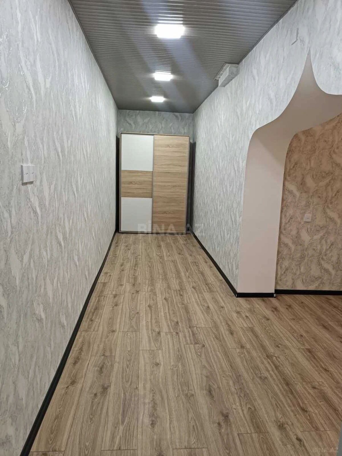 Satılır 1 otaqlı mənzil 55 m²