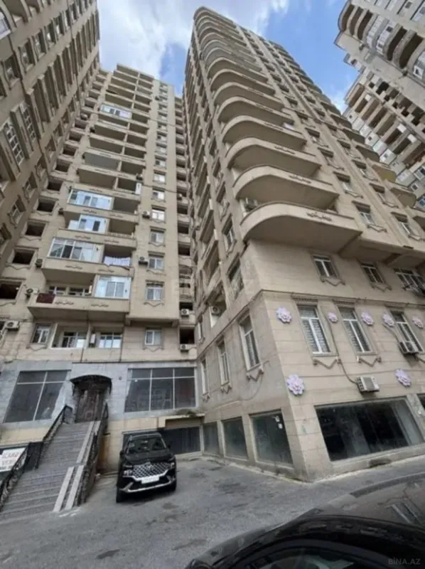 Satılır 3 otaqlı mənzil 117 m²