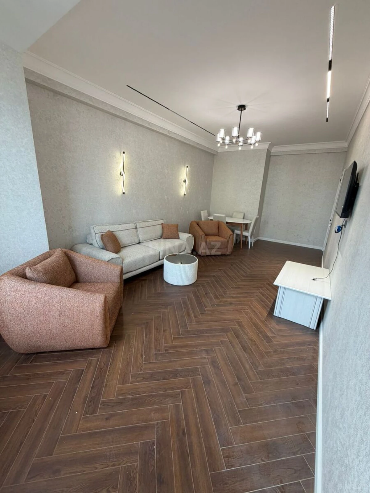Kirayə verilir 2 otaqlı mənzil 68 m²