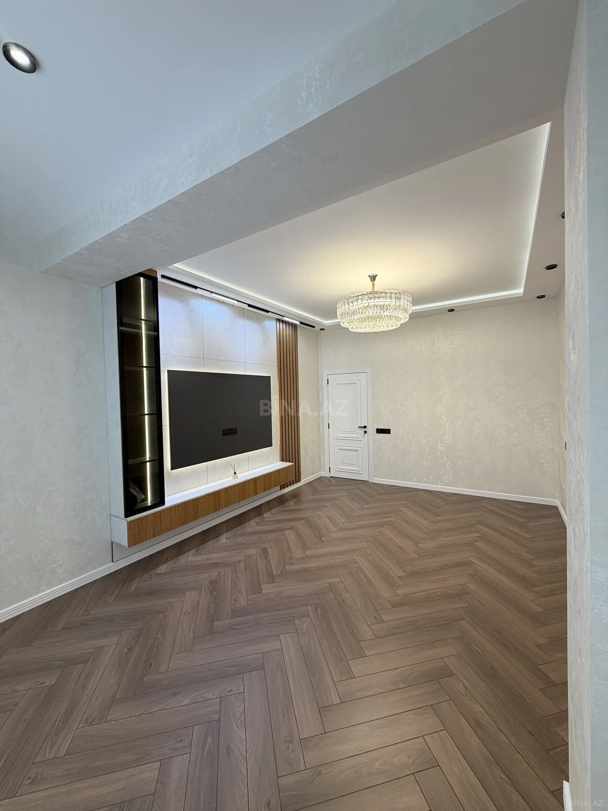 Satılır 3 otaqlı mənzil 105 m²
