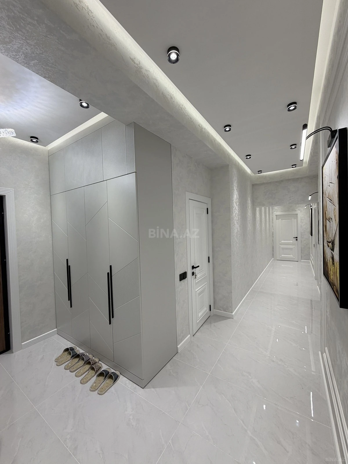 Satılır 3 otaqlı mənzil 105 m²