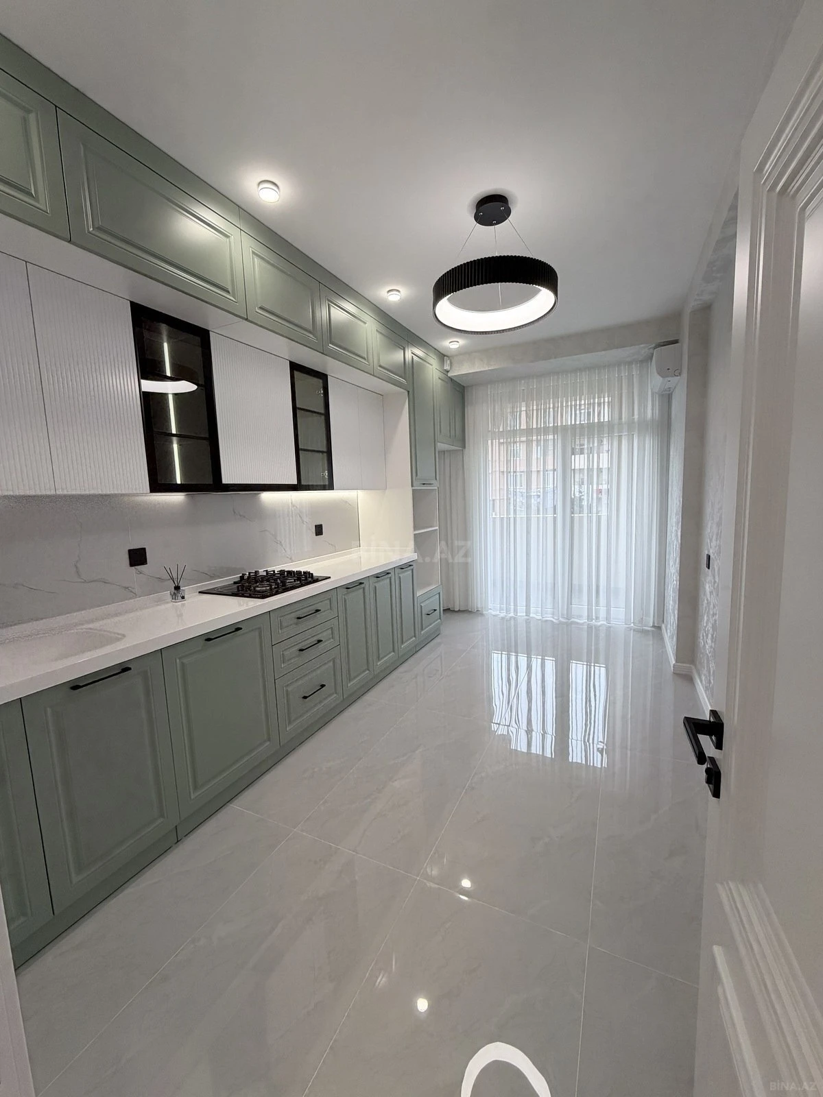 Satılır 3 otaqlı mənzil 105 m²