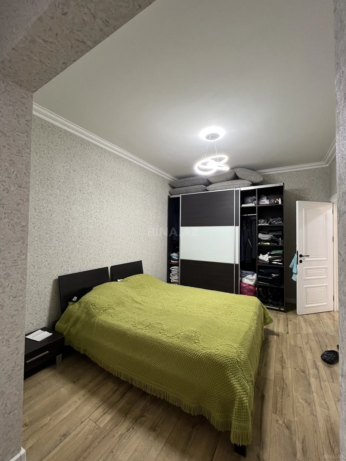 Satılır 4 otaqlı mənzil 110 m²