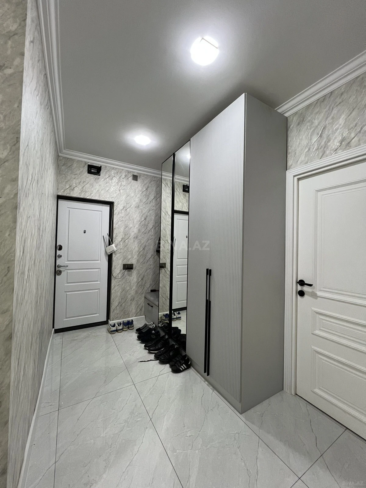 Satılır 4 otaqlı mənzil 110 m²