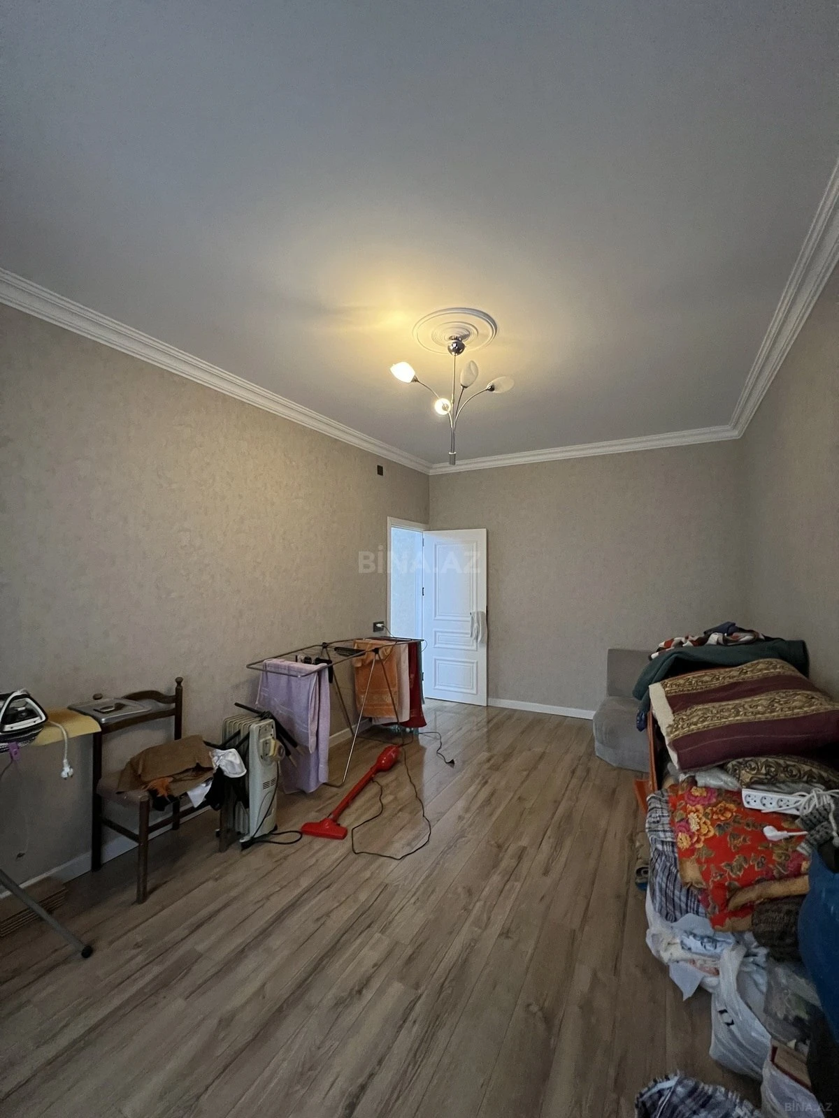 Satılır 4 otaqlı mənzil 110 m²