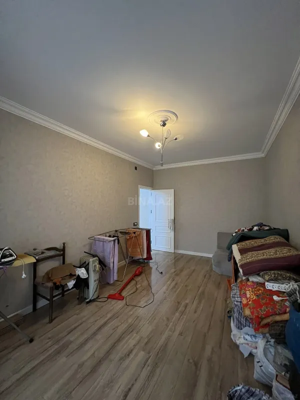 Satılır 4 otaqlı mənzil 110 m²