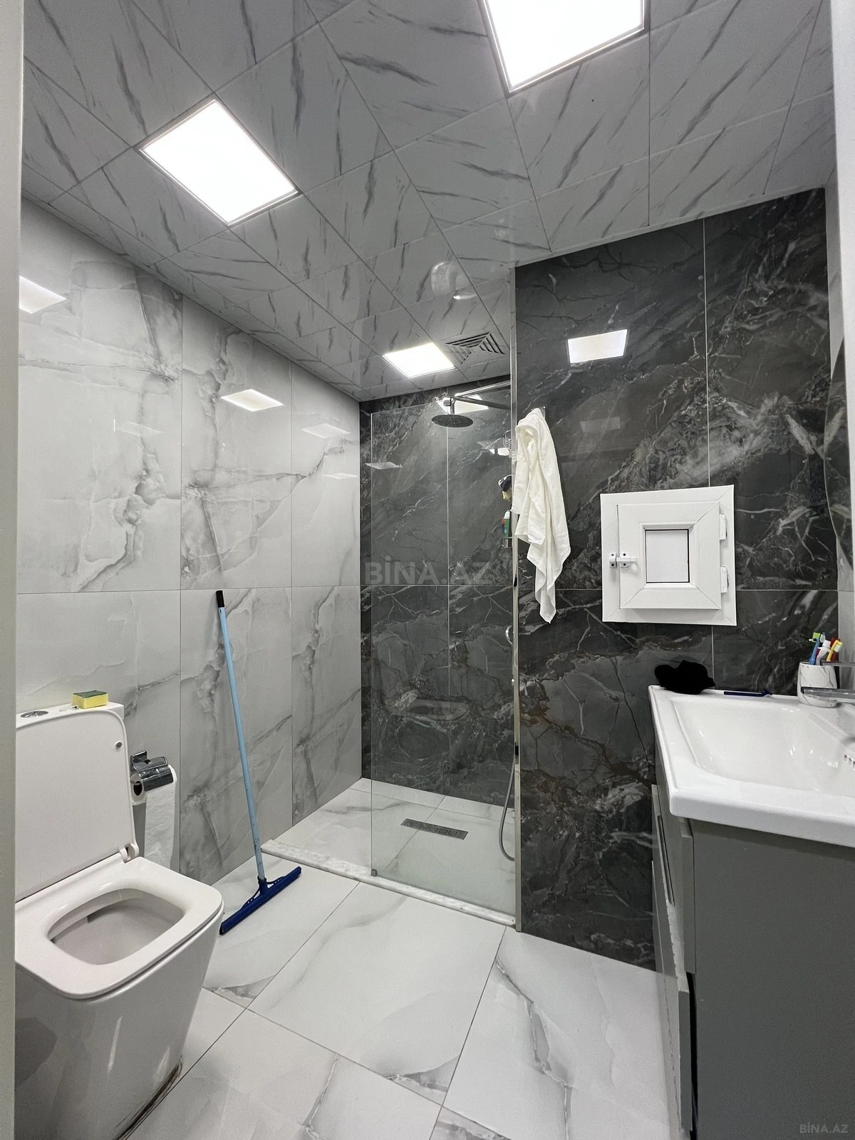 Satılır 4 otaqlı mənzil 110 m²
