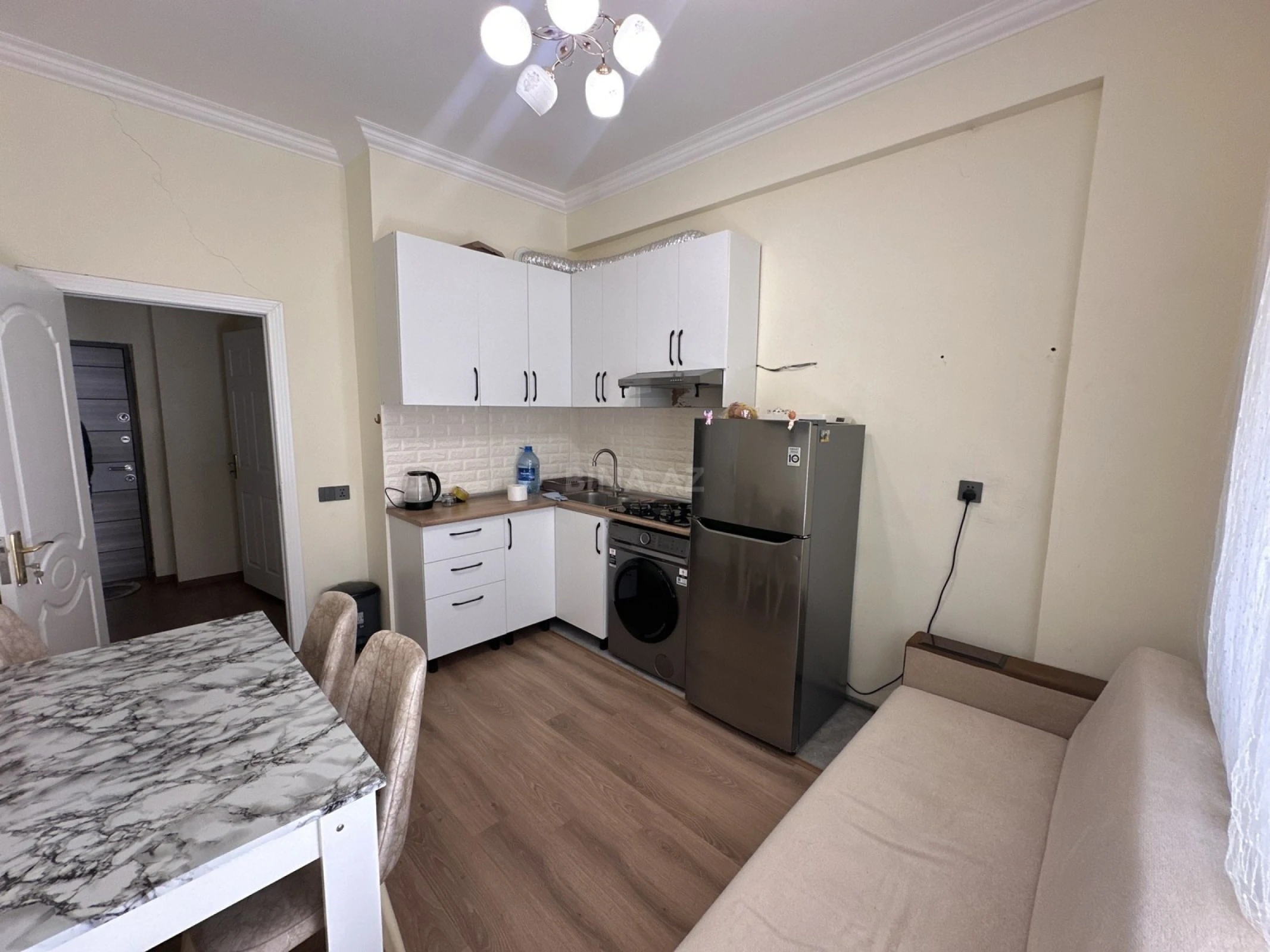 Kirayə verilir 2 otaqlı mənzil 50 m²