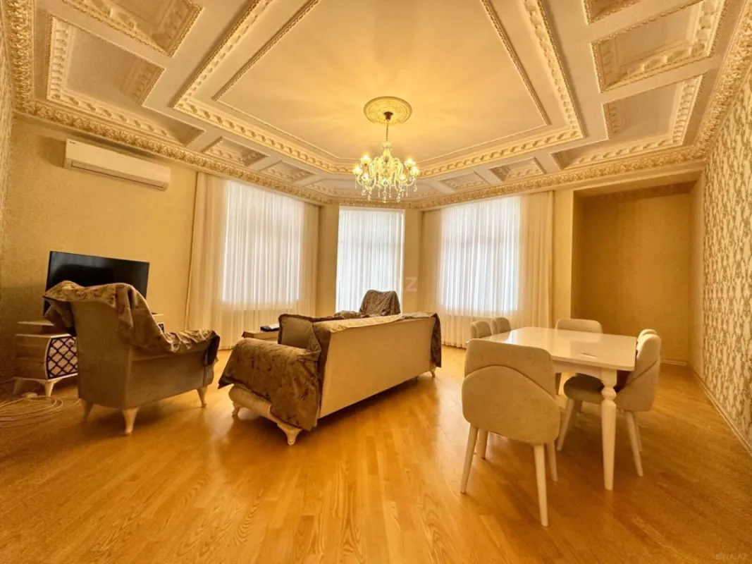 Satılır 3 otaqlı mənzil 166 m²