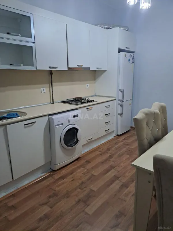 Kirayə verilir 2 otaqlı mənzil 76 m²