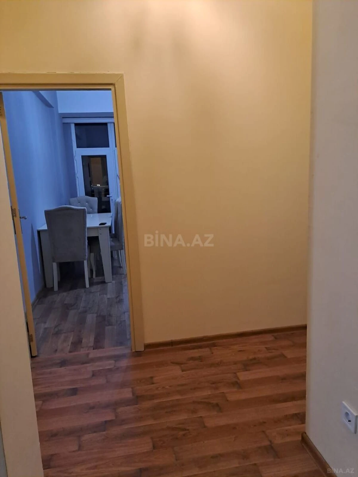Kirayə verilir 2 otaqlı mənzil 76 m²