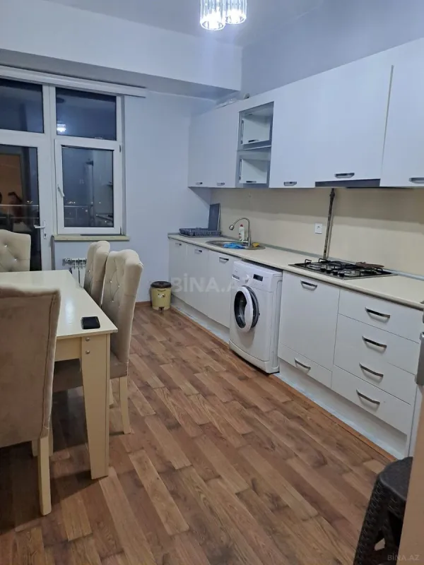 Kirayə verilir 2 otaqlı mənzil 76 m²