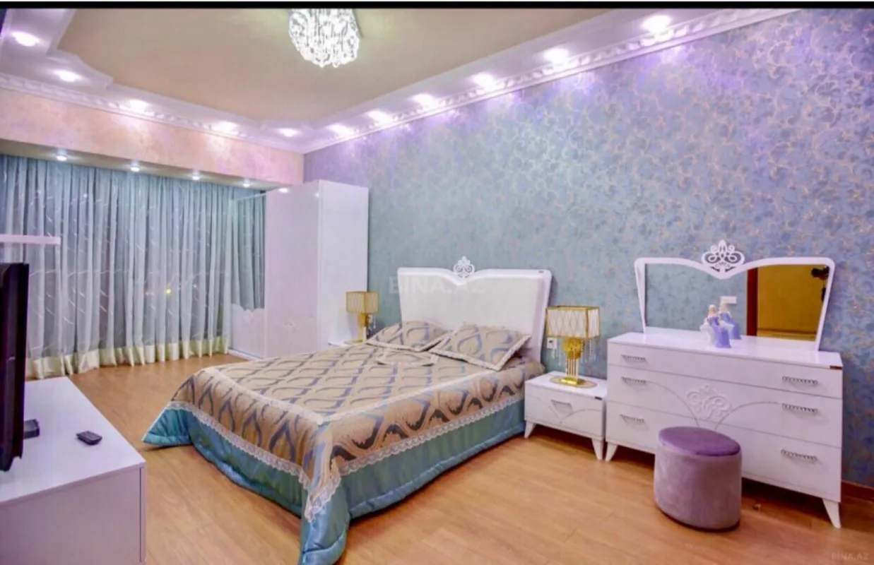 Kirayə verilir 4 otaqlı mənzil 181 m²