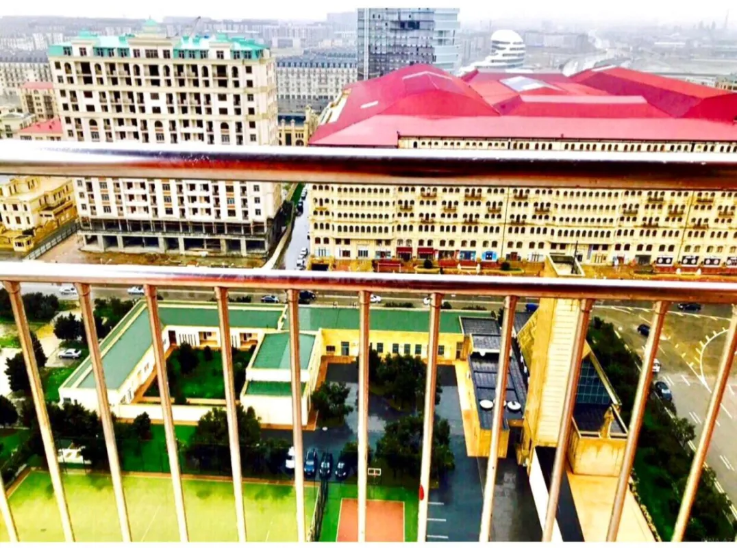 Kirayə verilir 4 otaqlı mənzil 181 m²