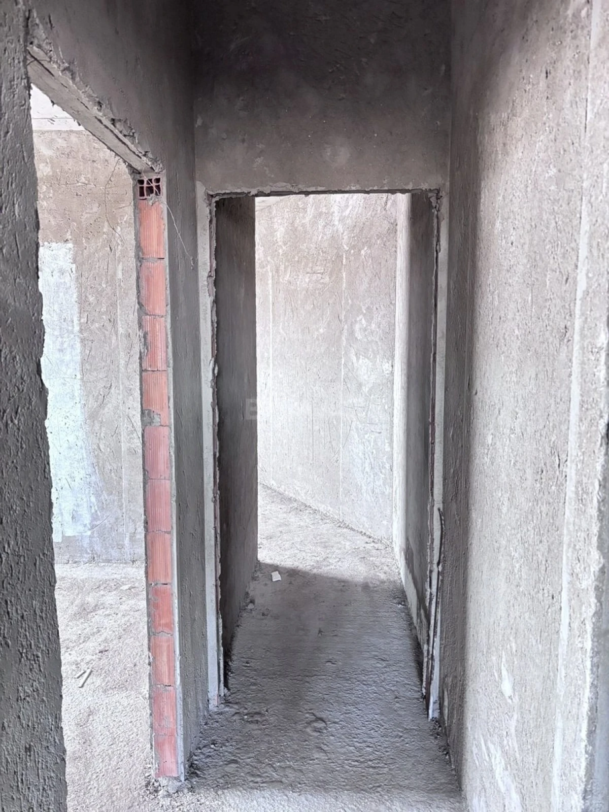 Satılır 4 otaqlı mənzil 115 m²