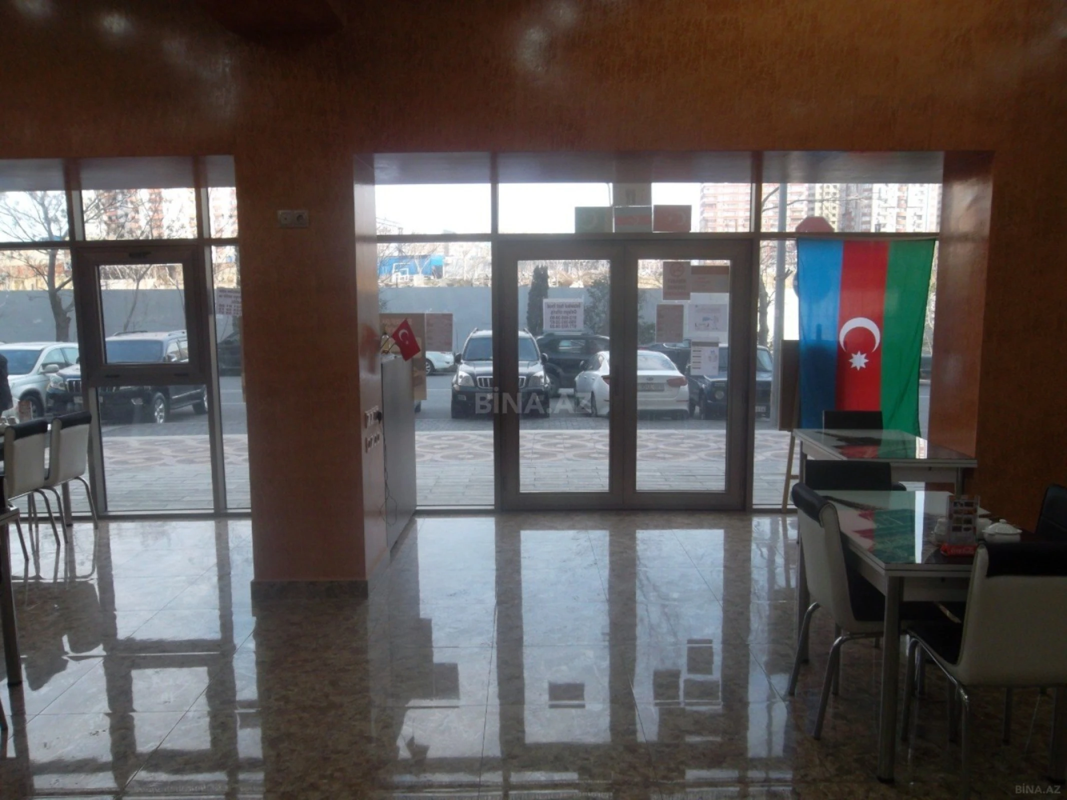 Satılır obyekt 105 m²